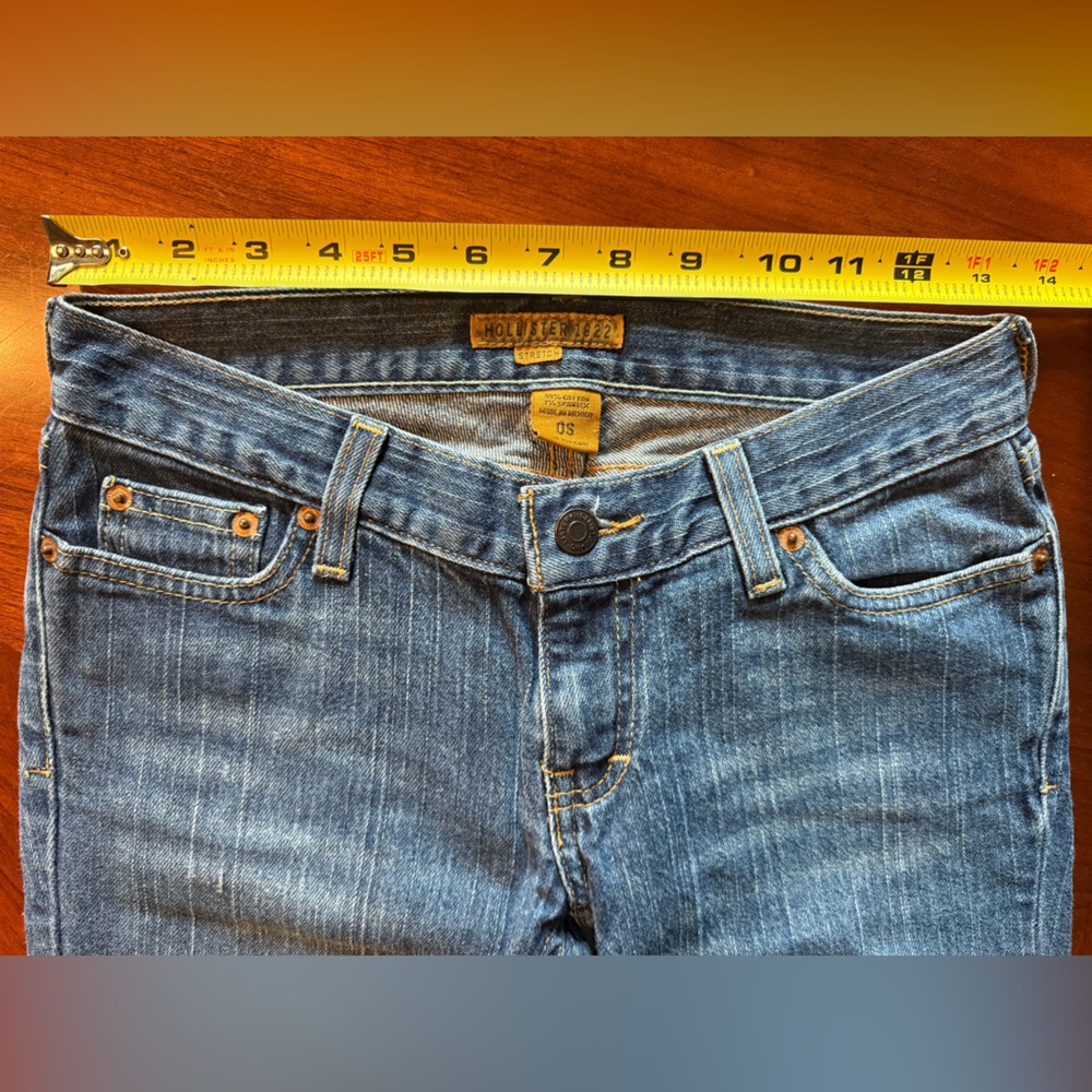 Hollister Jeans - Size 0 Short - Picture 5 of 5